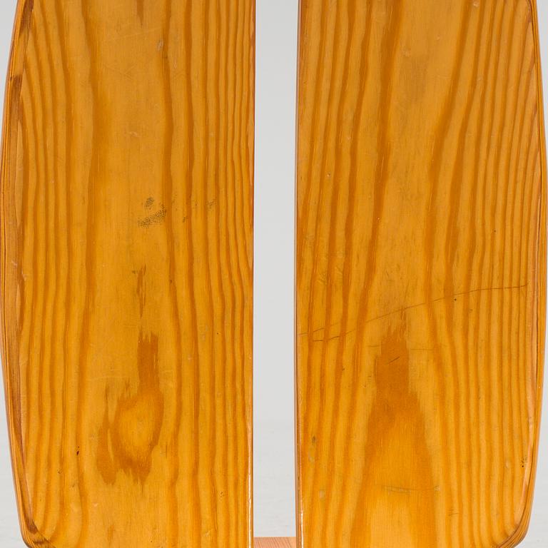 GILBERT MARKLUND, pall, Flarkens snickeri AB, formgiven 1969.