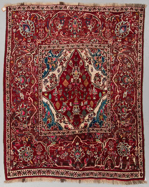 MATTO, probably a Qashqai, ca 206 x 166 cm.