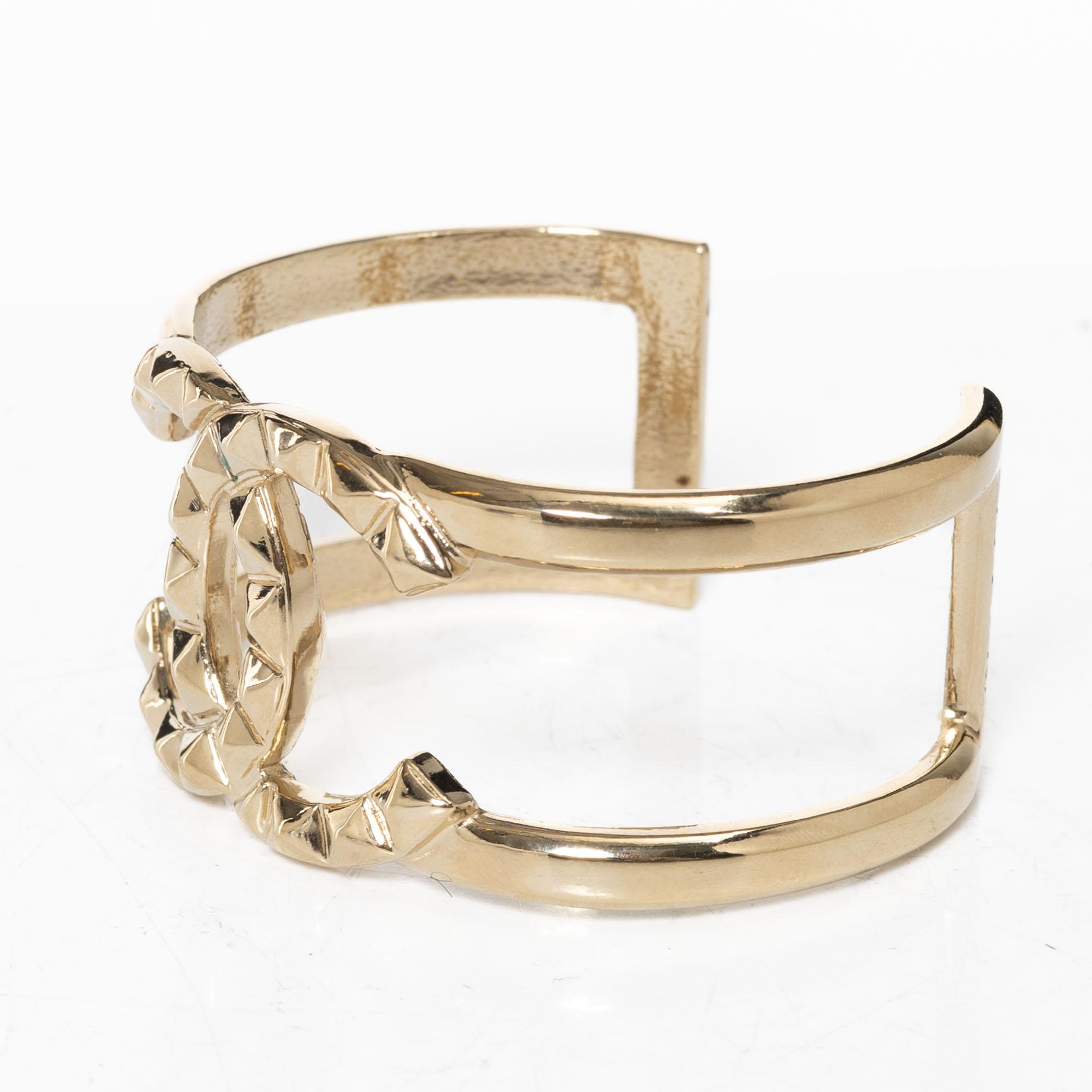 Chanel, arm ring, 2017.