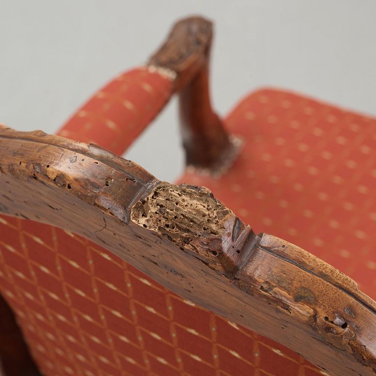 KARMSTOLAR, ett par. 1700-talets mitt Louis XV.