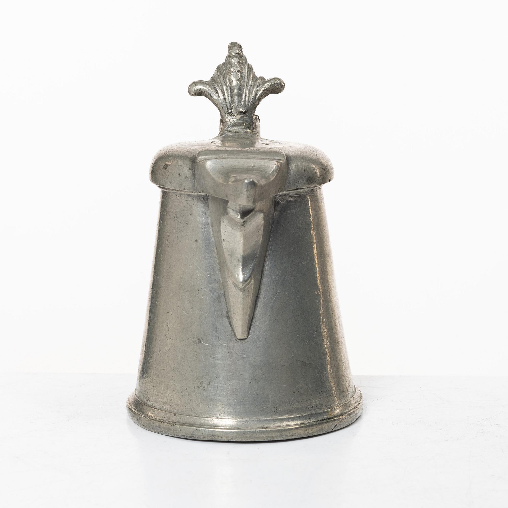 Measure vessel, pewter, half-quart by Gudmund Östling, Vimmerby, 1788 with an earlier lid.