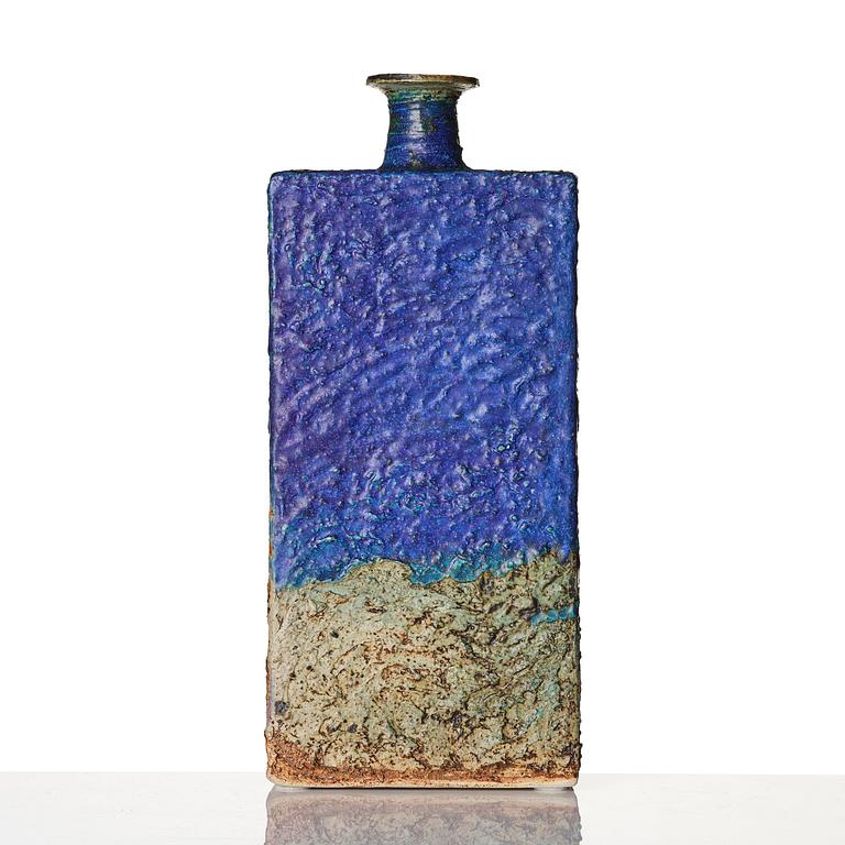 Annikki Hovisaari, a chamotte stoneware bottle, Arabia, Finland.