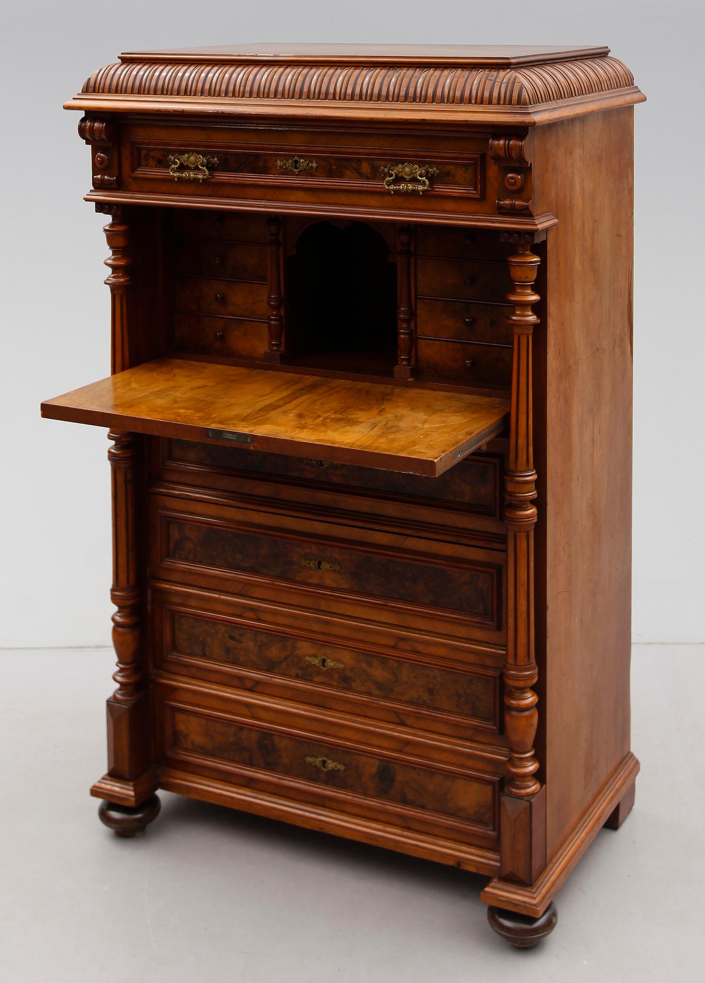 CHIFFONJÉ, nyrenässans, 1800-talets andra hälft.
