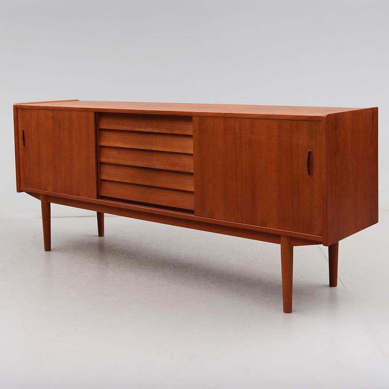 SIDEBOARD, "Trio", Nils Jonsson, Troeds, 1900-talets andra hälft.