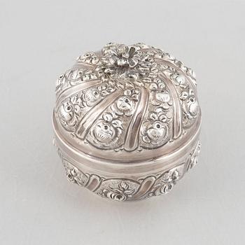 Dosa med lock, silver, 1900-tal.
