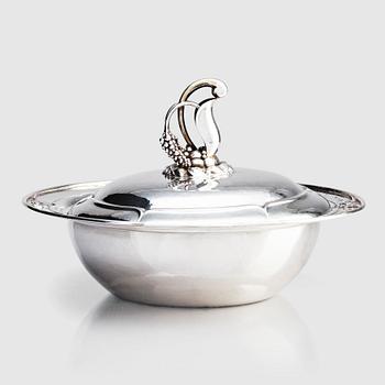 15. Johan Rohde, an 830/1000 silver lidded dish, Georg Jensen,  Copenhagen 1915-1918, design nr 228, Swedish import marks GAB F.