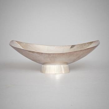 SKÅL på fot, silver, T. Kullander, Borås, 1954. Vikt 320 g.