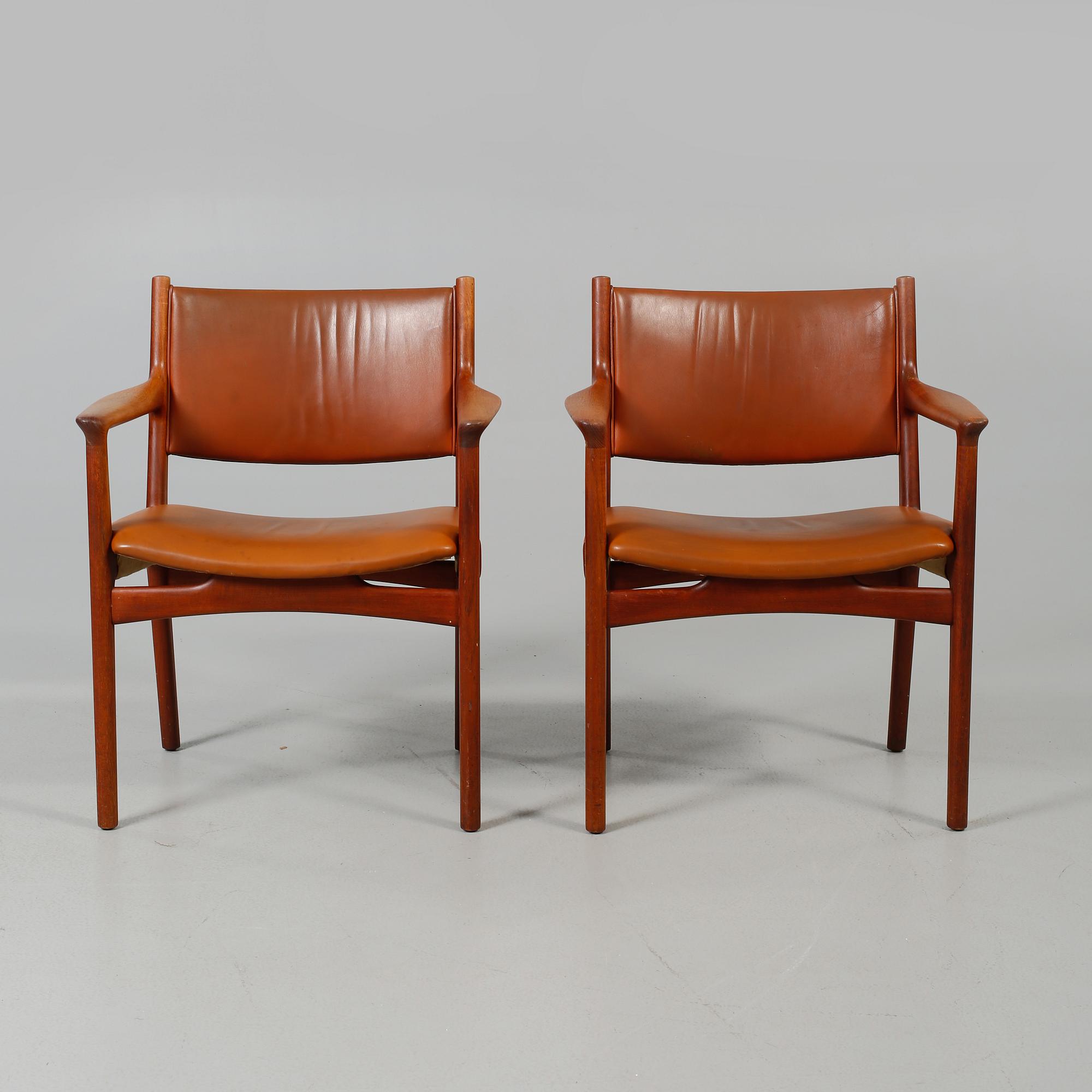 KARMSTOLAR, ett par, Hans J. Wegner, Johannes Hansen, 1900-talets andra hälft.
