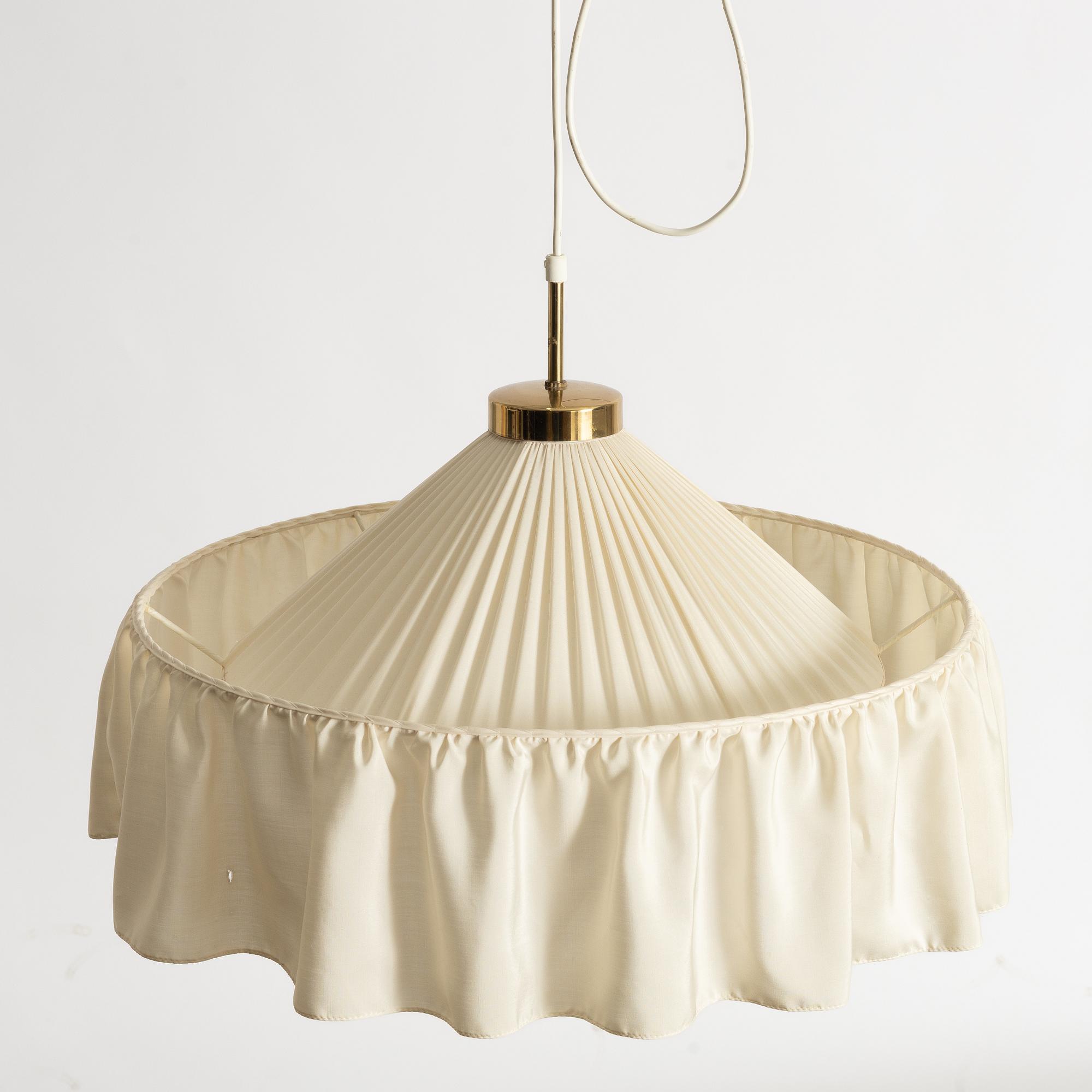 Josef Frank, taklampa, modell 2560, Firma Svenskt Tenn.