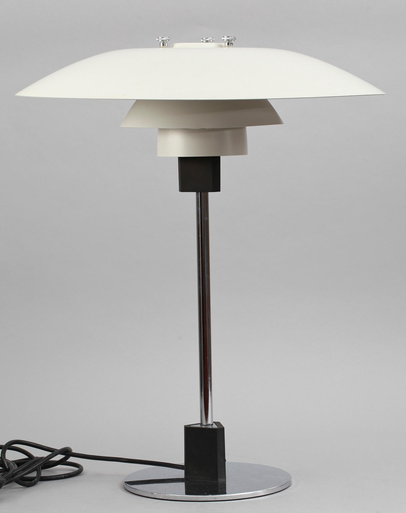 BORDSLAMPA, PH 4/3, Poul Henningsen för Louis Poulsen.