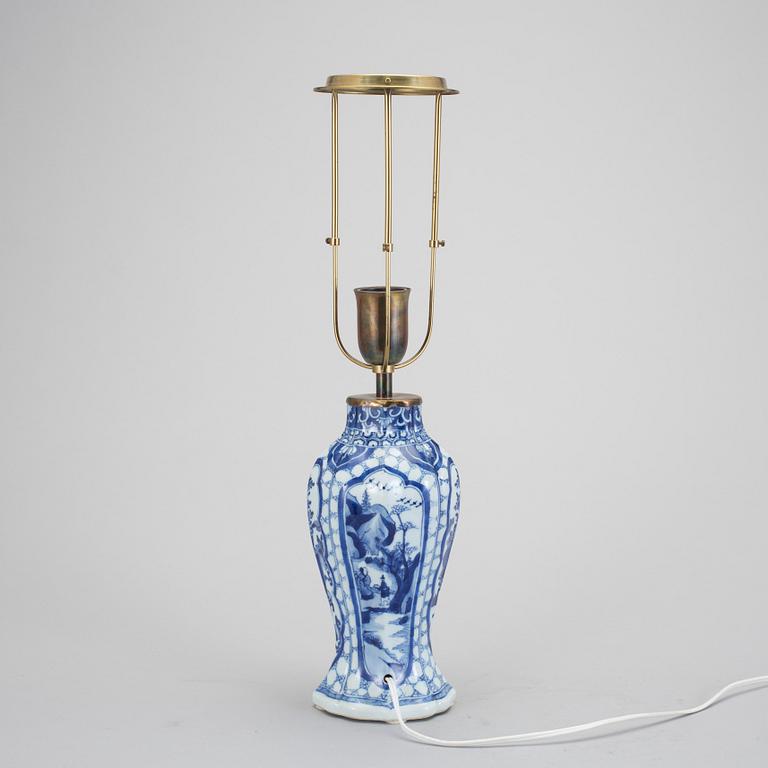 BORDSLAMPA, Porslin, Kina, 1800-tal.