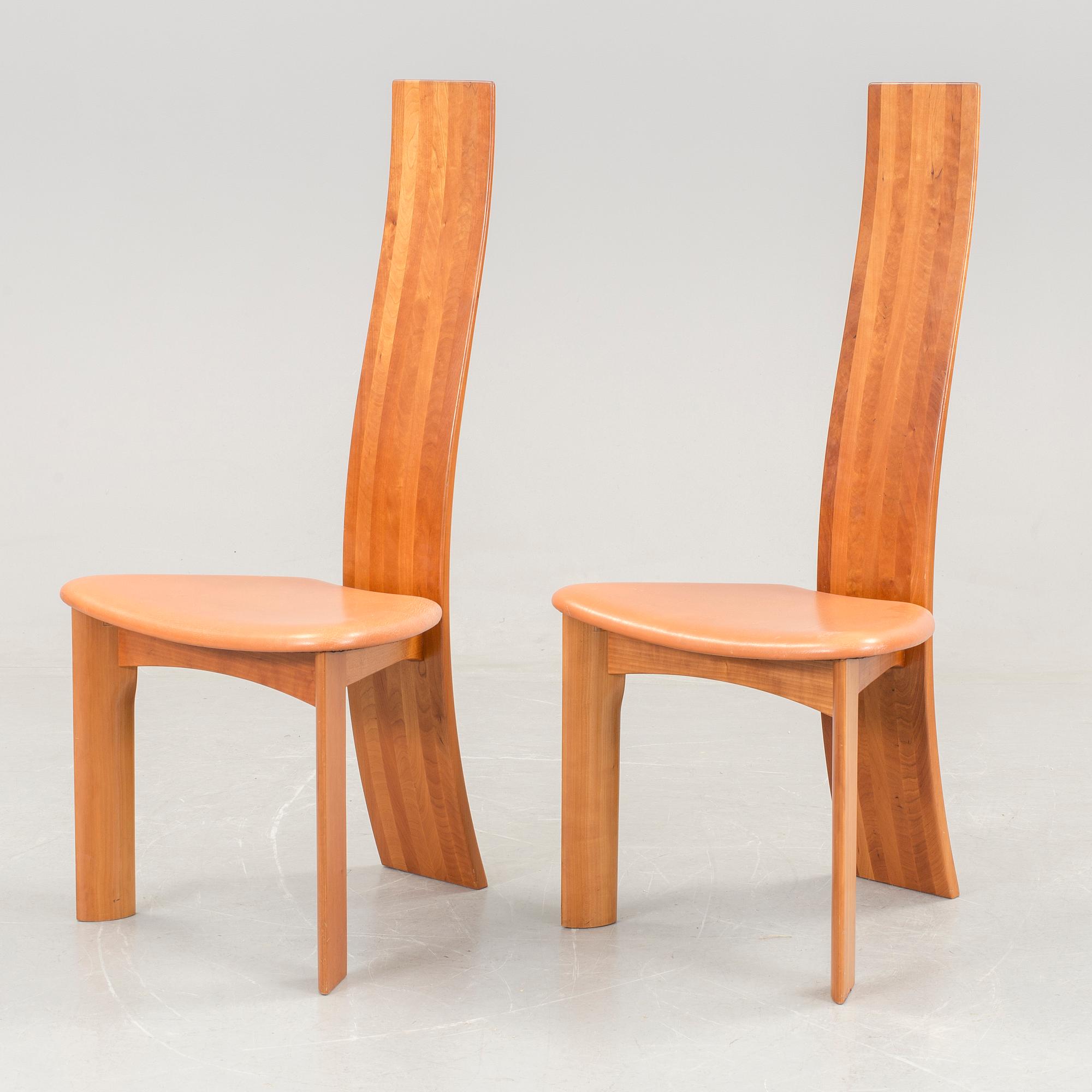 A Bob van den Berghe "Cirkante" table and 6 "Iris" chairs, Van den Berghe-Pauvers, Gent, 21h Century.