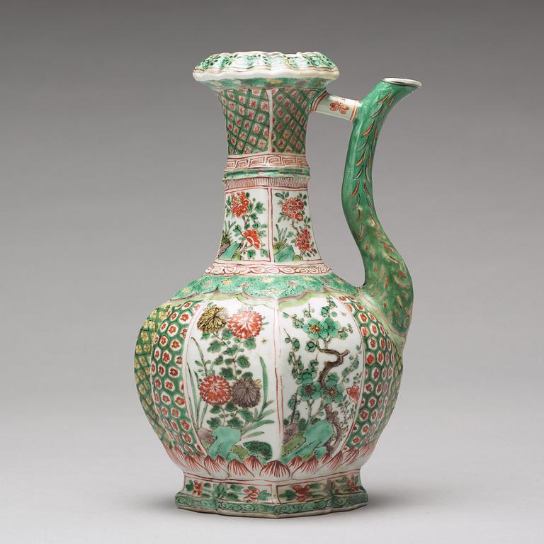 A famille verte kendi/ewer for the persian market, Qing dynasty, Kangxi (1662-1722).