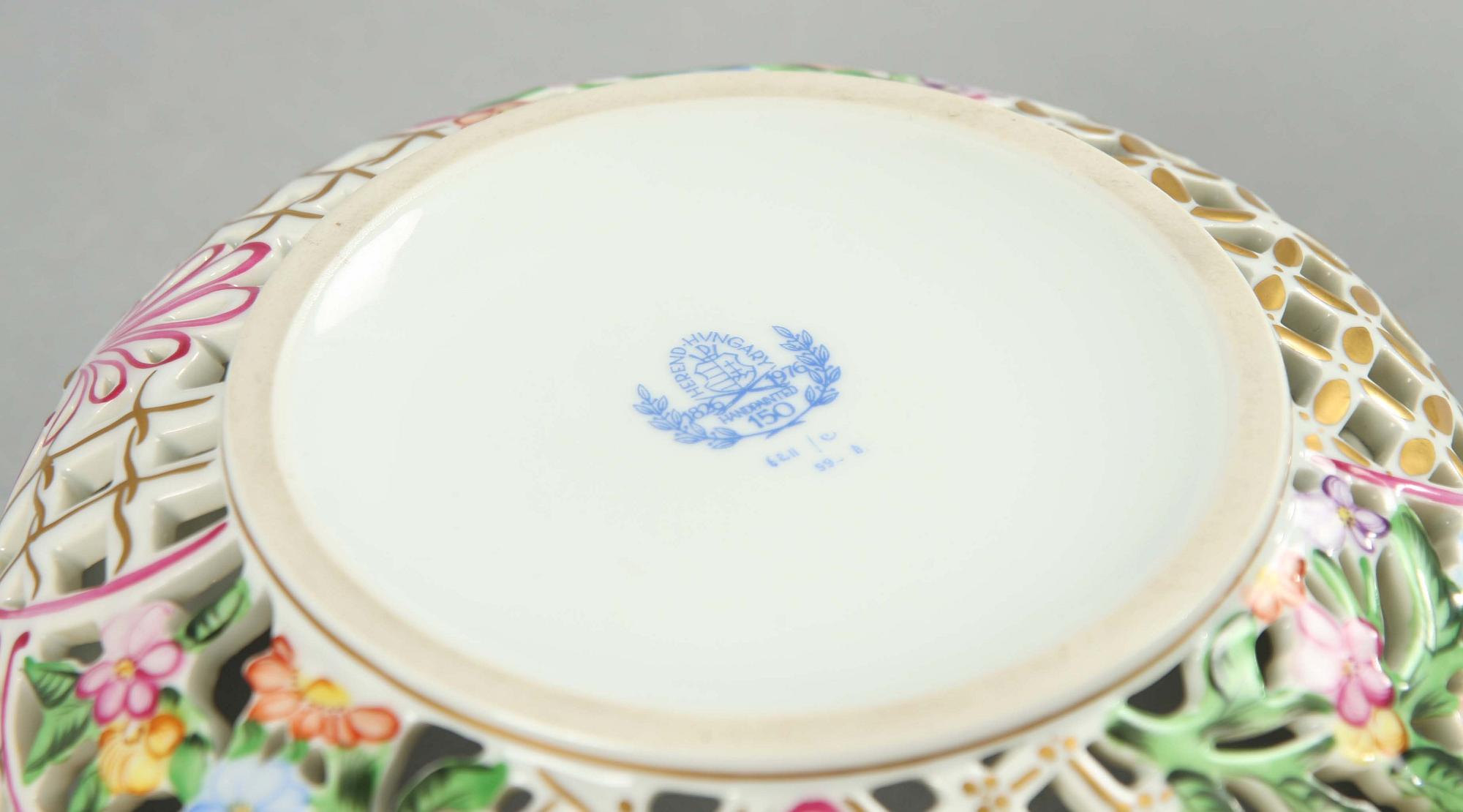 BONBONJÄR, porslin, Herend, 1900-tal.