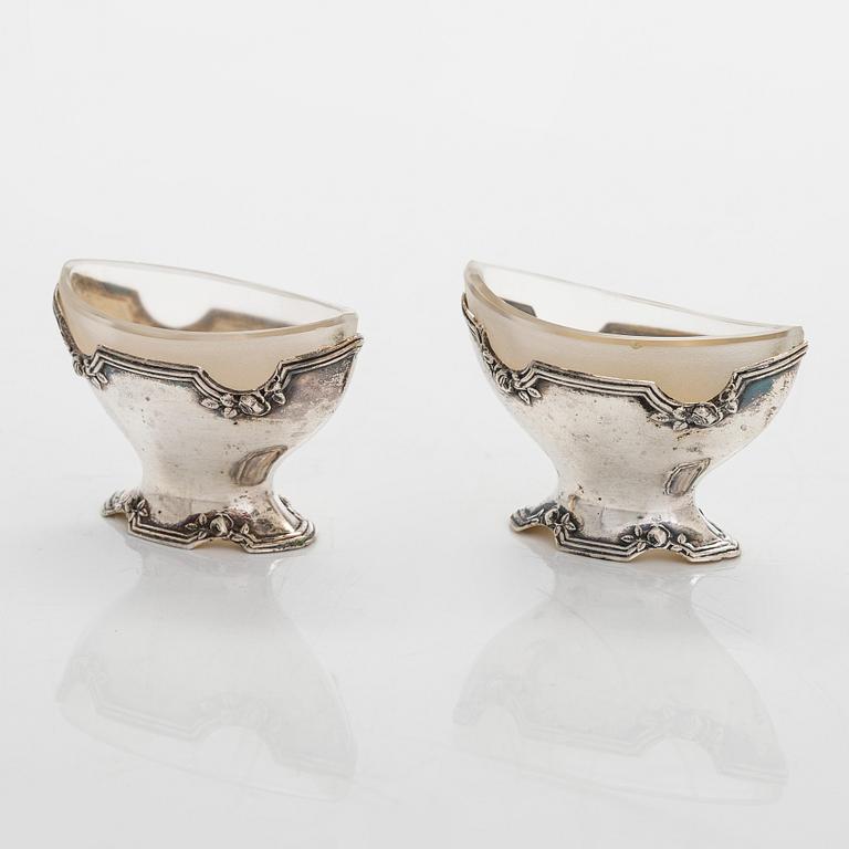 A six-piece silver and glass salt cellar set in original fitted case, maker's mark of Hjalmar Fagerroos, Helsinki 1909.