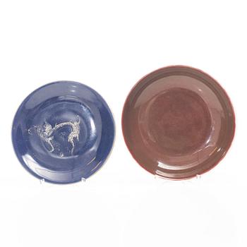 Two Chinese dishes, 20th century.