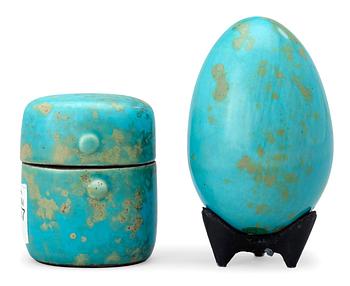 1011. A Hans Hedberg faience egg and a box, Biot, France.
