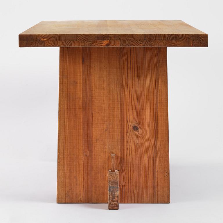 Axel Einar Hjorth, a stained pine "Lovö" dining table, Nordiska Kompaniet, 1930s.