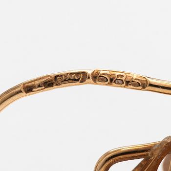 Elis Kauppi, A pair of 14K gold earrings with diamonds ca. 0.01 ct in total. Kupittaan Kulta, Turku.