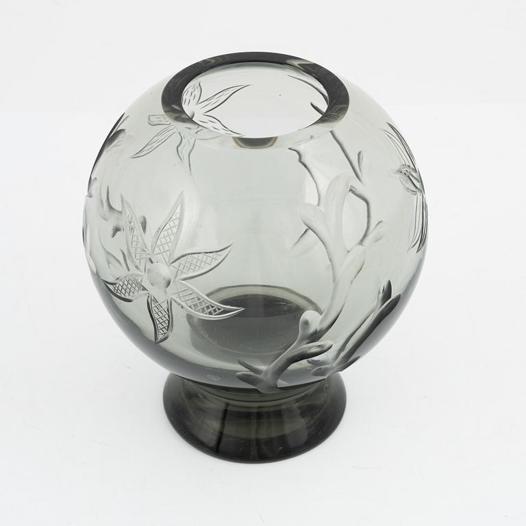 Simon Gate, a glass vase, Orrefors, 1931.