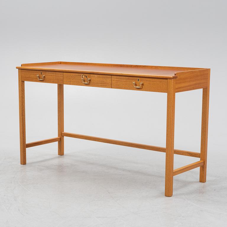 Josef Frank, sideboard, modell 2115, Firma Svenskt Tenn, efter 1985.