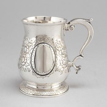 OIDENTIFIERAD MÄSTARE, sejdel, silver, mästarstämpel HB, London, England, 1747.