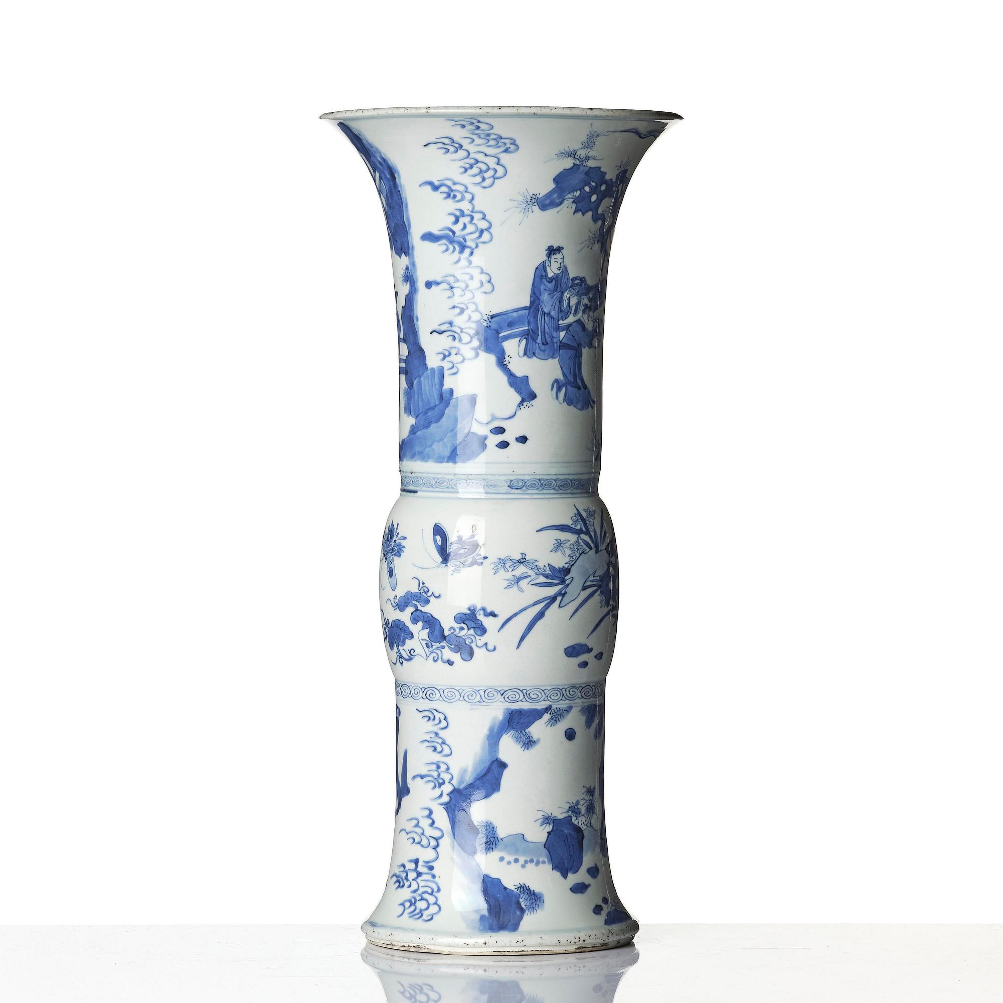 A large blue and white 'figural' yenyen vase, Qing dynasty, Kangxi (1662-1722).