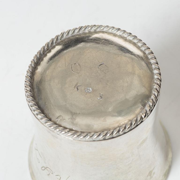 Bägare, ett par snarlika, samt supkoppar, ett par, silver, Sverige 1800-tal.