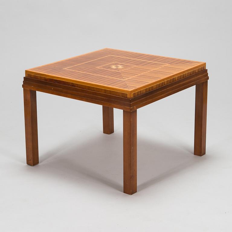 Eliel Saarinen, a late 20th-century 5-piece 'Saarinen house' furniture suite, Adelta oy, Finland.