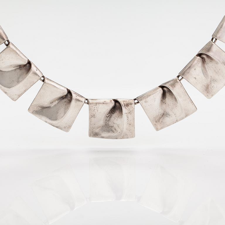 Björn Weckström, "Planetoid valleys", a sterling silver necklace. Lapponia 1969.