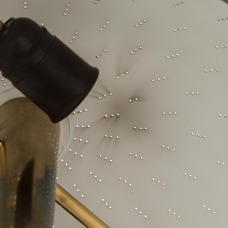 Paavo Tynell, pöytävalaisinpari, malli 5061, Idman 1900-luvun puoliväli.