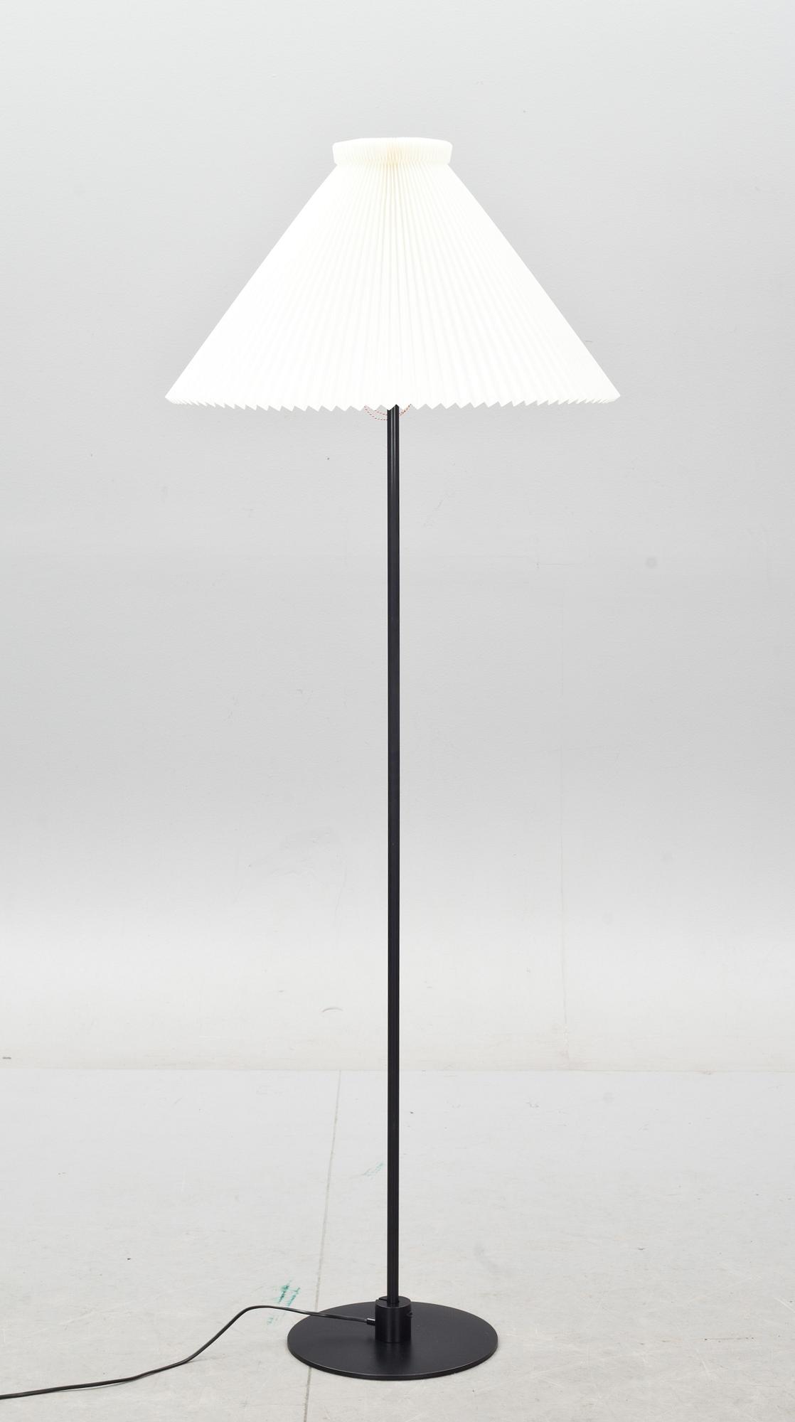 GOLVLAMPA, "Le Klint", Kaare Klint, Danmark.