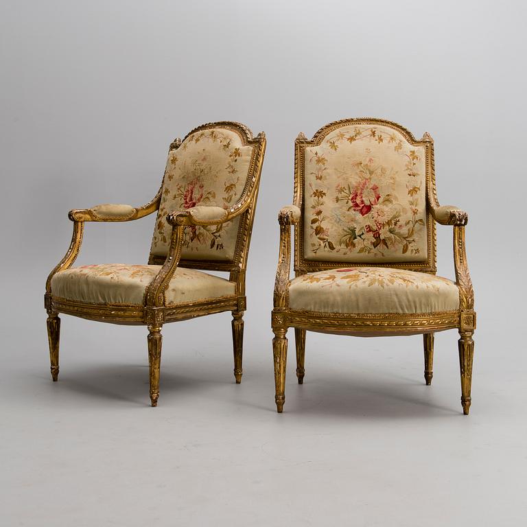 A PAIR OF FRENCH, LATE 19TH CENTURY ARMCHAIRS.