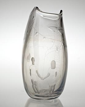 An Erik Höglund engraved glass vase, Boda, 1950's.