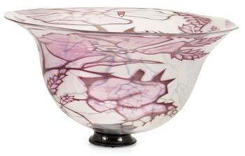 1023. An Eva Englund graal glass bowl, Orrefors 1988.