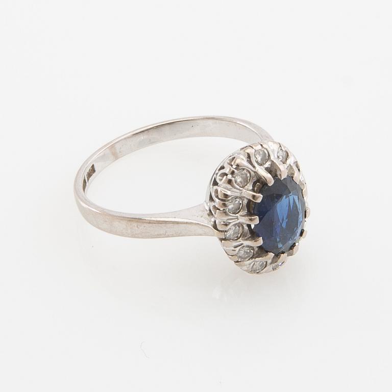 Bo Andersson, Ring 18K white gold set with an oval faceted sapphire and round brilliant-cut diamonds, Uppsala 2010.