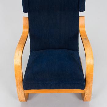 Alvar Aalto, a mid-20th century '401' armchair for  O.Y. Huonekalu- ja Rakennustyötehdas A.B. Finland.