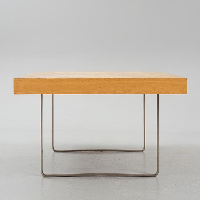 Hans J. Wegner, skrivbord, "JH 810", Johannes Hansen, Danmark, efter 1970.