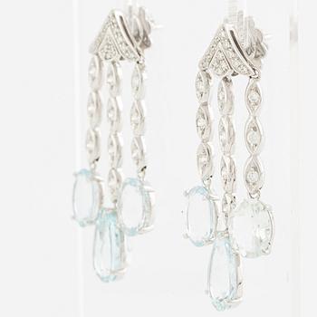 Örhängen, 18K vitguld med akvamariner och briljantslipade diamanter.