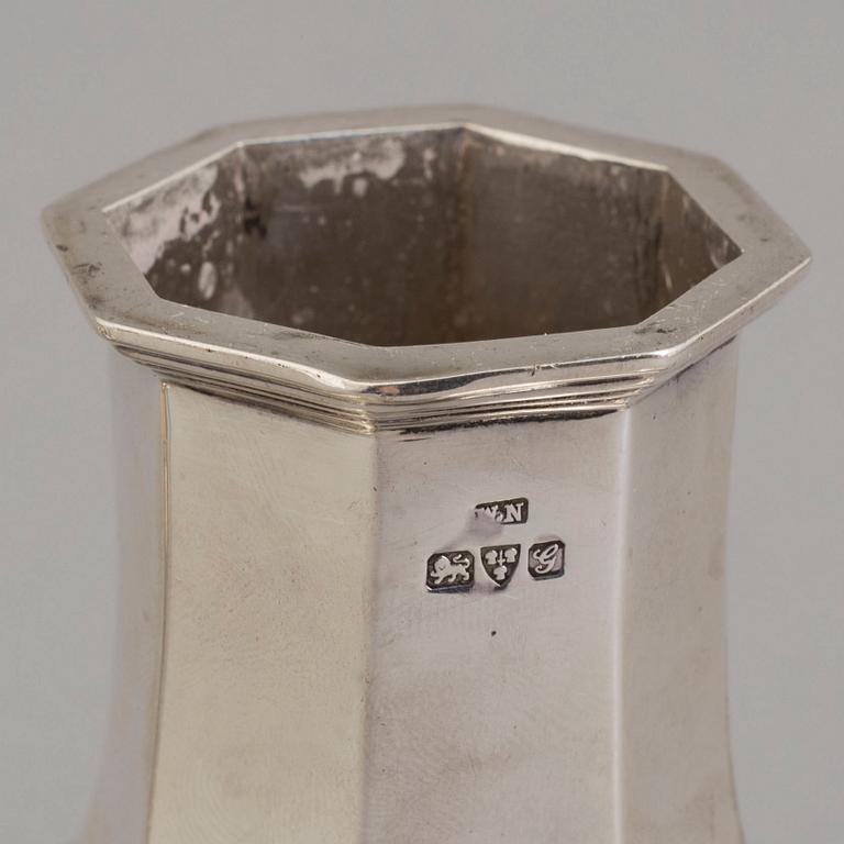 STRÖARE, GRÄDDKANNA, DOSA, silver, 1800-tal och 1900-tal.