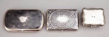 ETUIER och DOSA, 2+1st, silver, bla två  nielloarbeten, Ryssland, nyrokoko. Vikt ca292g.