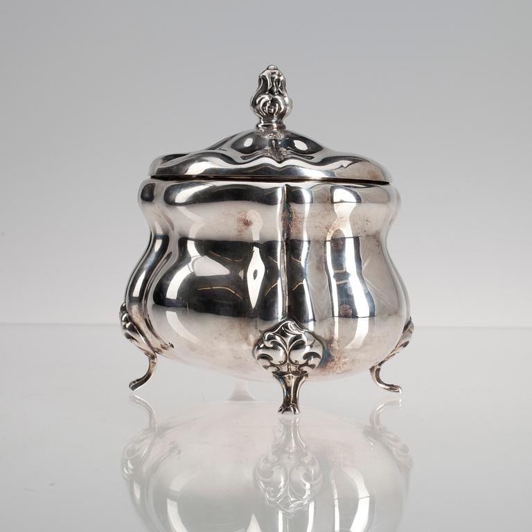 SOCKERSKRIN, Sterling silver. Tyskland mitten på 1900-talet. Vikt 203 g.