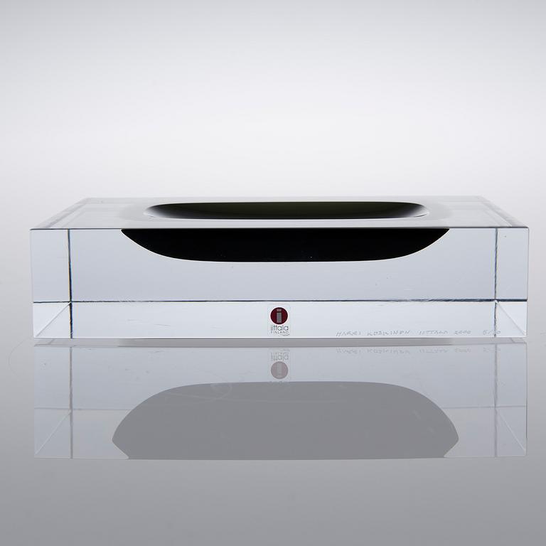 HARRI KOSKINEN, ART GLASS, "Alue", signed Harri Koskinen, Iittala 2000 5/30.