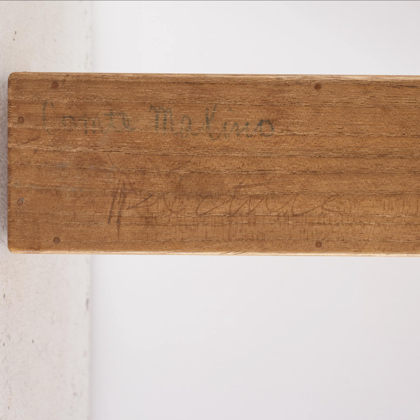 Kakiemono, färg och tusch på papper. Japan, okänd konsnär, 1900-tal. Signerad Gyokdo 玉堂. Socker ärtor.