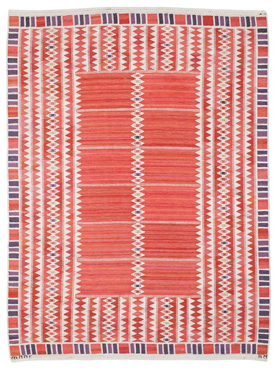 CARPET. "Salerno röd". Flat weave. 260 x 194 cm. Signed AB MMF BN.