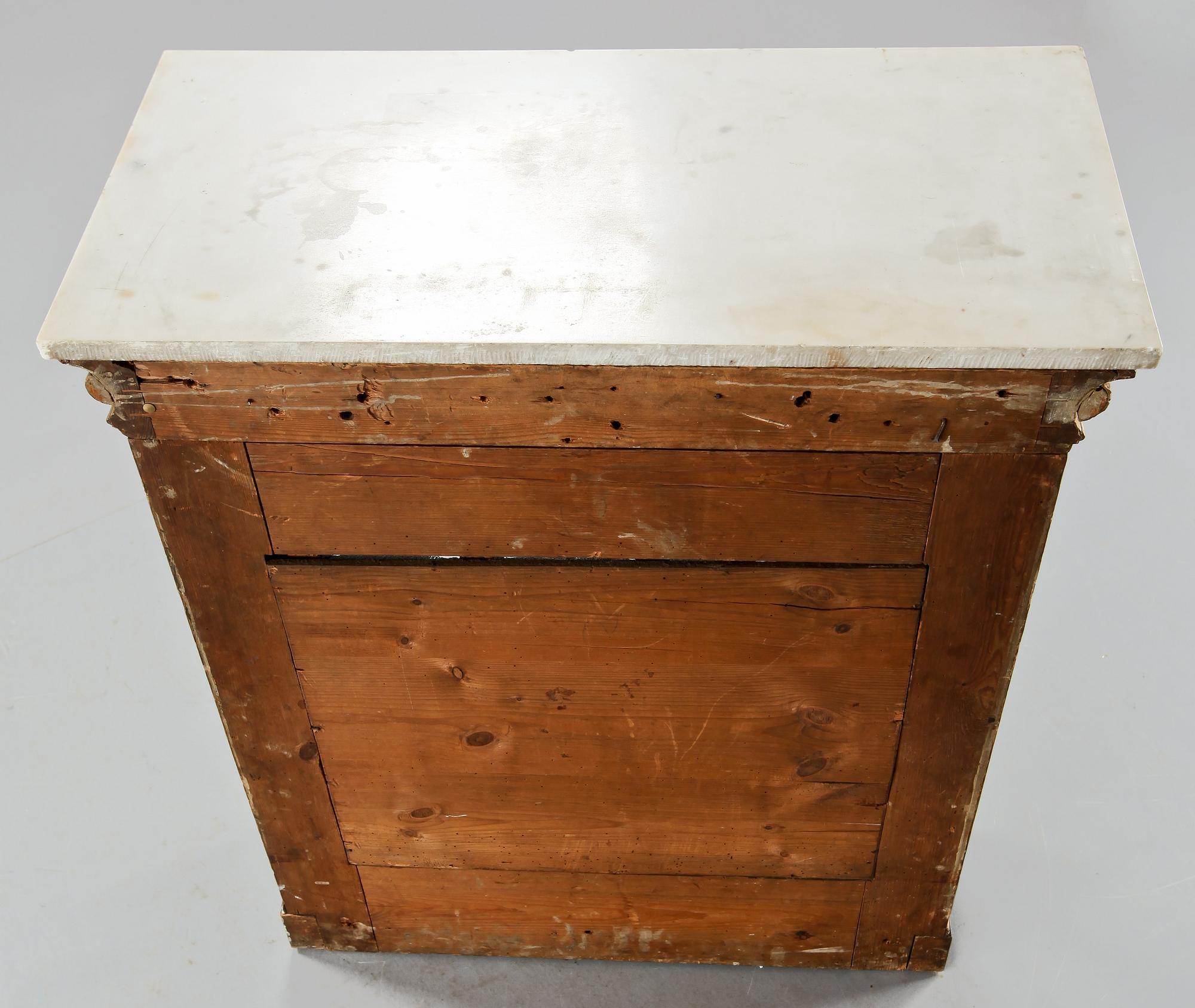 KONSOLBORD, troligen Göteborg, 1800-talets första hälft.