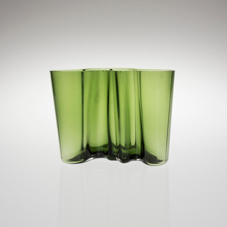 ALVAR AALTO, VAS, glas, "Savoy" 50 år, signerad A. Aalto 1936-1986 Iittala 5506/8000.
