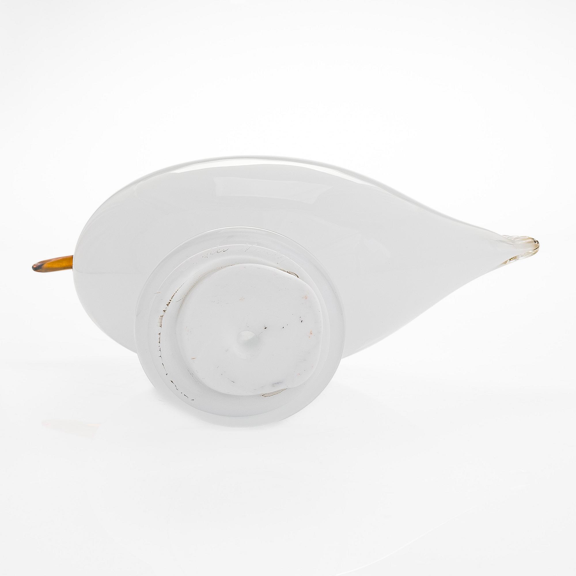 Oiva Toikka, a 'Sea Mew' glass bird, signed O. Toikka Nuutajärvi.