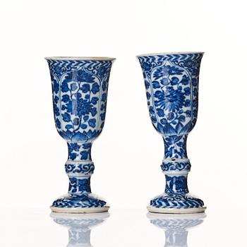 Bägare, ett par, porslin. Qingdynastin, Kangxi (1662-1722).