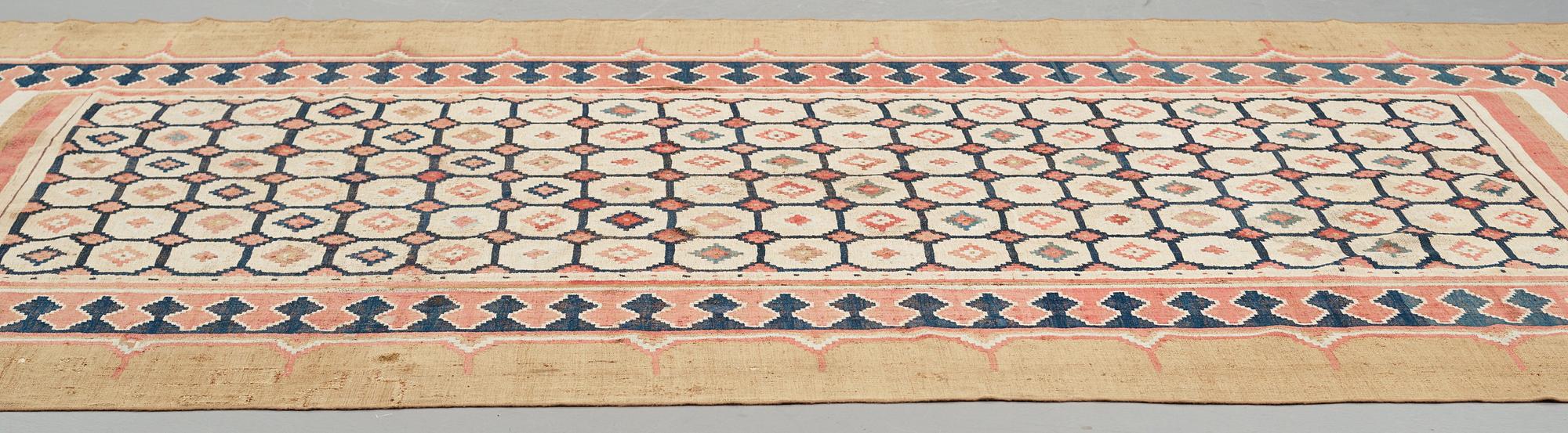Kelim, antik Shushtar, Khuzestan provinsen, sydvästra Iran, ca 380-385,5 x 184-192 cm.